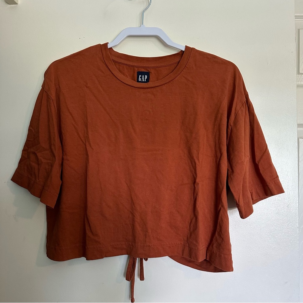 Gap Keyhole Tee